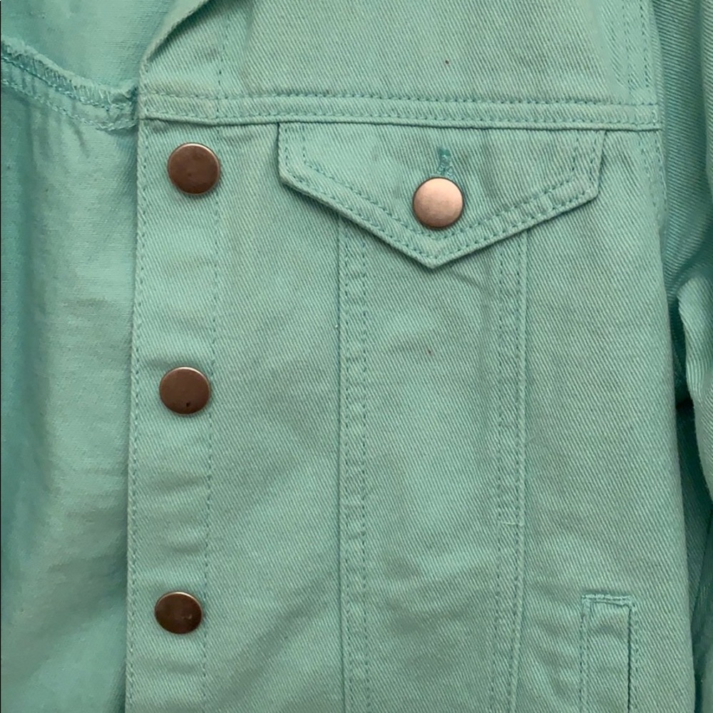 Cropped Denim Jacket - Picture 3 of 4